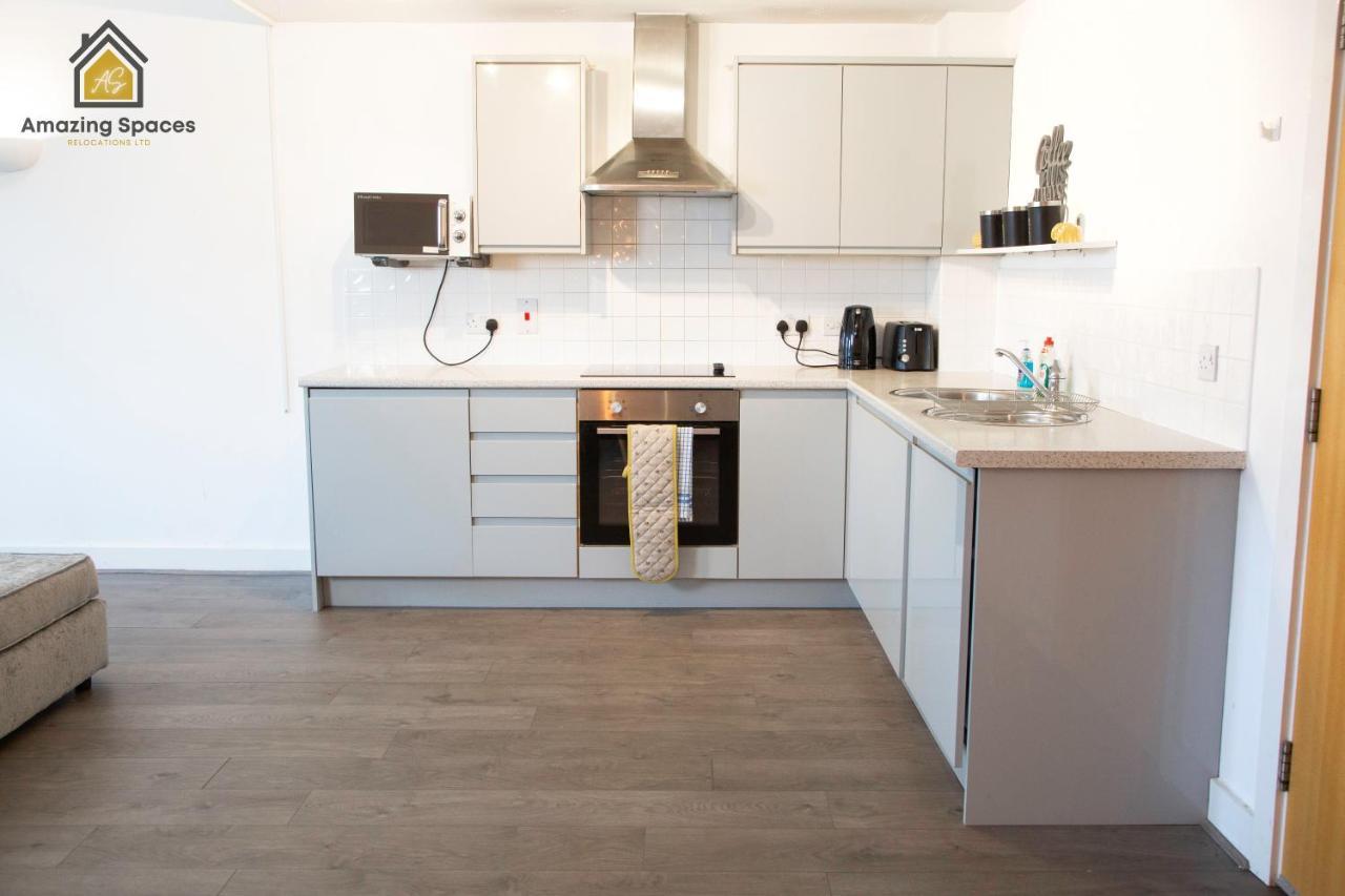 Large Unique 2 Bedroom Duplex Apartment With Private Parking & Free Wifi - Vat Qualifying By Amazing Spaces Relocations Ltd Warrington Exterior photo