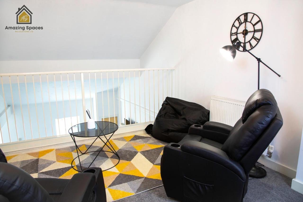 Large Unique 2 Bedroom Duplex Apartment With Private Parking & Free Wifi - Vat Qualifying By Amazing Spaces Relocations Ltd Warrington Exterior photo