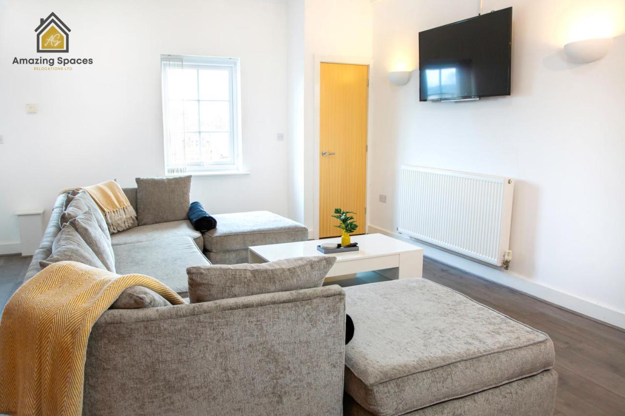 Large Unique 2 Bedroom Duplex Apartment With Private Parking & Free Wifi - Vat Qualifying By Amazing Spaces Relocations Ltd Warrington Exterior photo