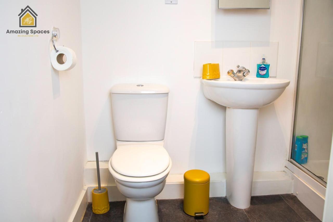Large Unique 2 Bedroom Duplex Apartment With Private Parking & Free Wifi - Vat Qualifying By Amazing Spaces Relocations Ltd Warrington Exterior photo