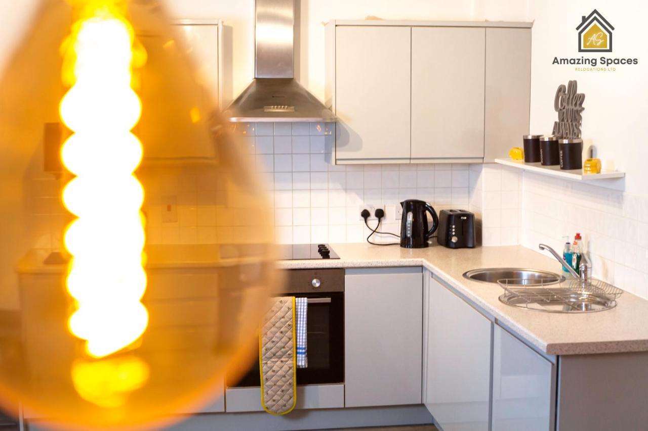 Large Unique 2 Bedroom Duplex Apartment With Private Parking & Free Wifi - Vat Qualifying By Amazing Spaces Relocations Ltd Warrington Exterior photo